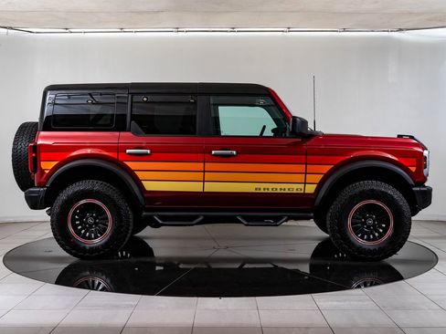 Used 2025 Ford Bronco Big Bend w/ Black Diamond Package AWD/4WD image 11