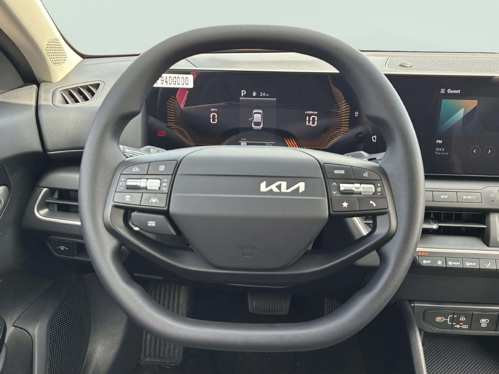 Certified 2025 Kia K4 FWD image 23