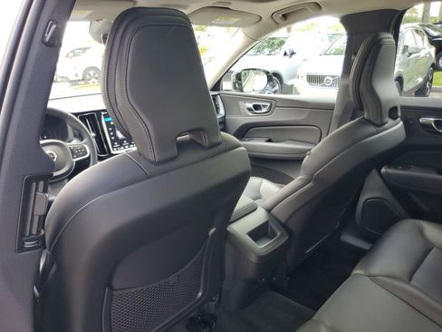Certified 2025 Volvo XC60 B5 Core AWD/4WD image 12