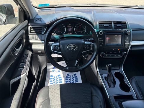 Used 2015 Toyota Camry SE FWD image 15