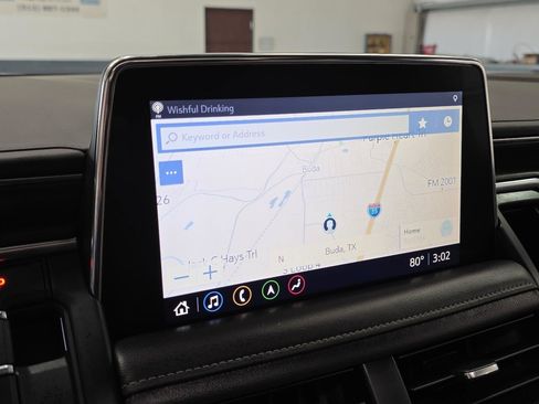 Used 2021 Chevrolet Suburban Z71 w/ Z71 Signature Package AWD/4WD image 19