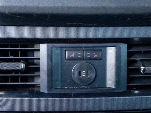 Used 2024 Ford F250 Platinum w/ Tremor Off-Road Package image 17