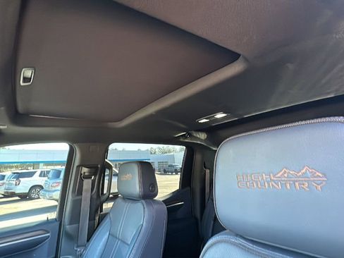 Used 2022 Chevrolet Silverado 1500 High Country w/ High Country Premium Package image 13