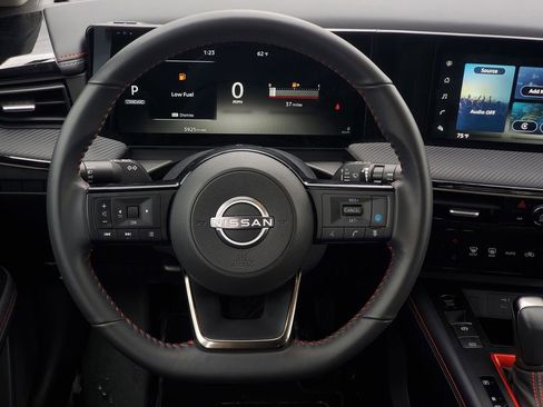 Used 2025 Nissan Kicks SR AWD/4WD image 26
