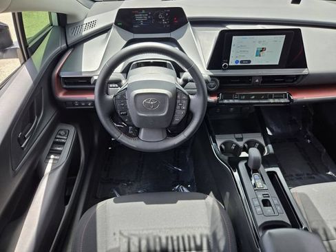 Used 2025 Toyota Prius Plug-In Hybrid FWD image 12