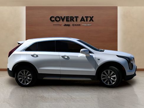 Used 2019 Cadillac XT4 Premium Luxury w/ Technology Package FWD image 6