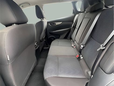 Used 2021 Nissan Rogue Sport S image 14