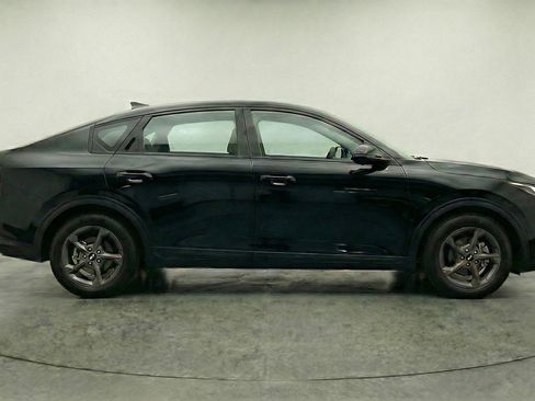 Used 2025 Kia K4 LXS image 11