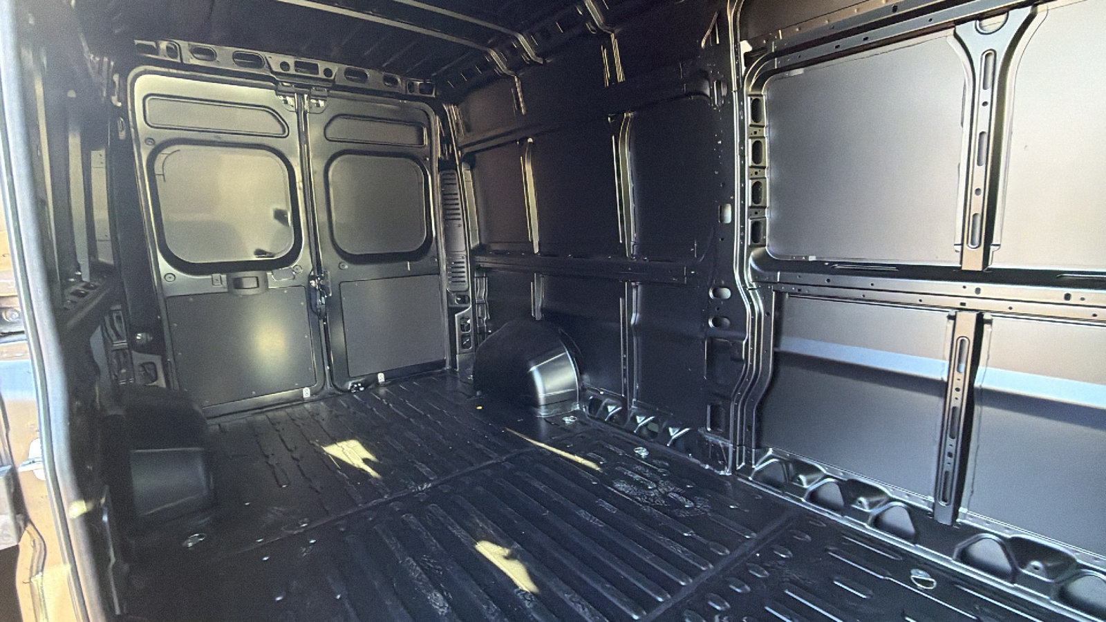New 2027 RAM ProMaster 2500 w/ Convenience Group FWD image 14