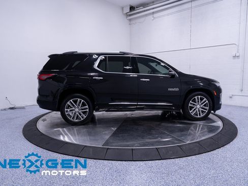 Used 2023 Chevrolet Traverse High Country image 38