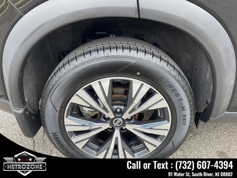 Used 2021 Nissan Rogue SV image 26