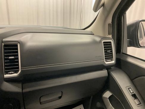 Used 2024 Nissan Frontier SV AWD/4WD image 25