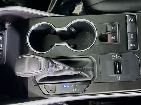 Used 2020 Toyota Highlander XLE image 20