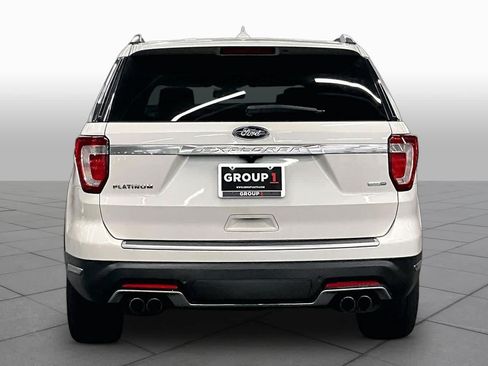 Used 2018 Ford Explorer Platinum AWD/4WD image 4