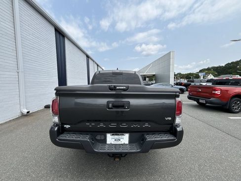 Used 2020 Toyota Tacoma TRD Sport RWD image 21