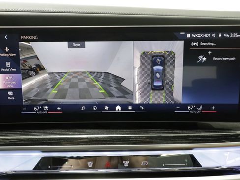 Certified 2025 BMW 740i xDrive w/ Premium Package AWD/4WD image 12