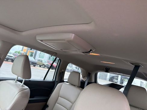 Used 2022 Honda Pilot Touring image 8