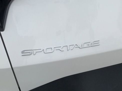 Used 2023 Kia Sportage LX FWD image 27