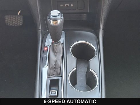 Used 2021 Chevrolet Equinox LT image 22