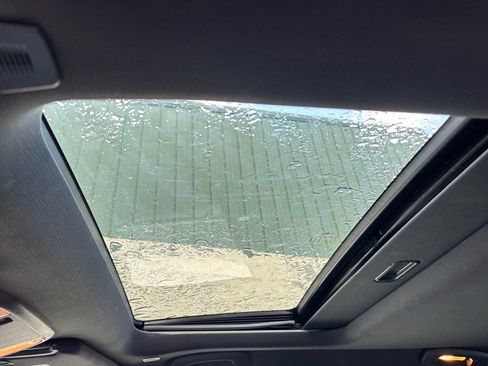 Used 2022 Dodge Charger SXT w/ Leather Interior Group image 11