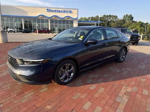 Used 2024 Honda Accord EX image 4