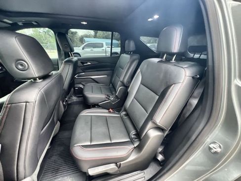 Used 2025 Chevrolet Traverse Z71 w/ Enhanced Driving Package image 24