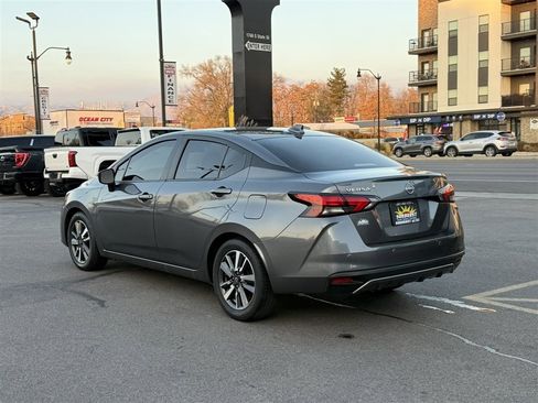 Used 2023 Nissan Versa SV image 5