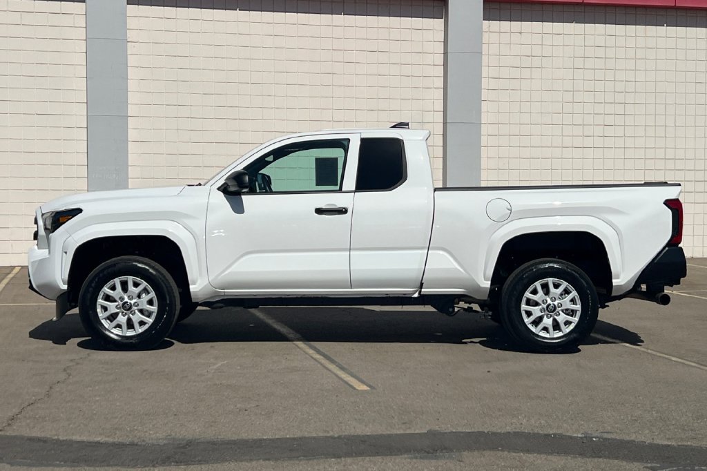 Certified 2026 Toyota Tacoma SR w/ SR Upgrade Package AWD/4WD image 9
