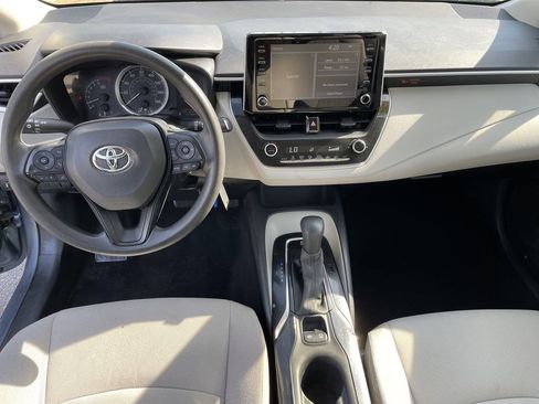 Used 2020 Toyota Corolla LE FWD image 1