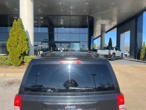 Used 2010 Jeep Patriot Sport image 16