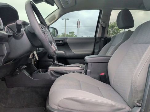 Used 2021 Toyota Tacoma SR5 RWD image 13