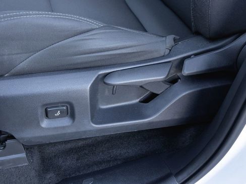 Used 2025 Toyota Tacoma SR5 image 12