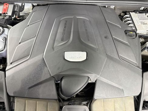 Used 2023 Porsche Cayenne Platinum Edition AWD/4WD image 39