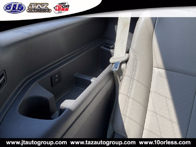 Used 2020 Ford Expedition XLT w/ Equipment Group 202A AWD/4WD image 17