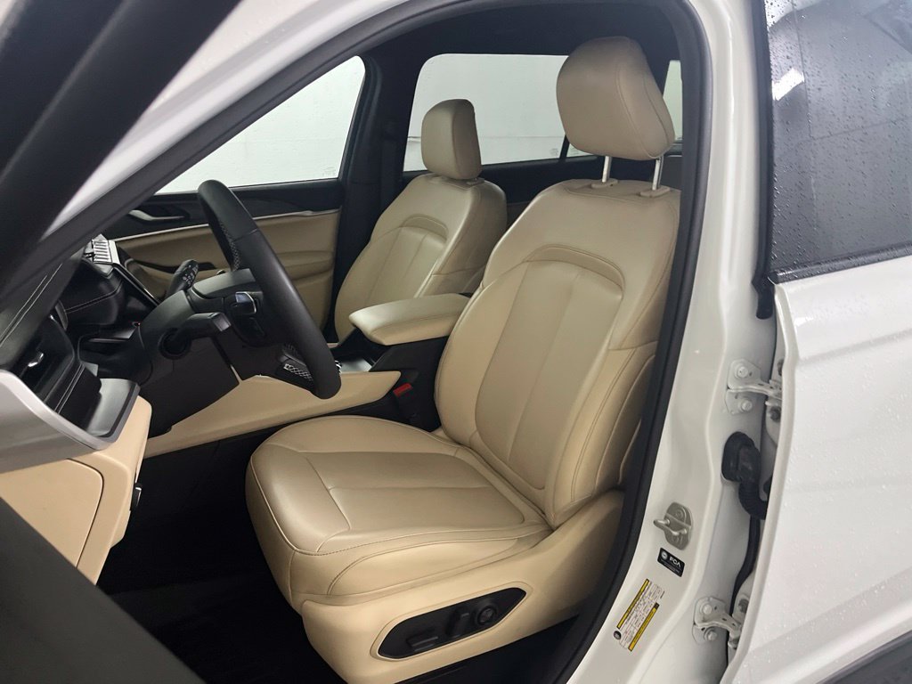 Used 2024 Jeep Grand Cherokee L Limited AWD/4WD image 18