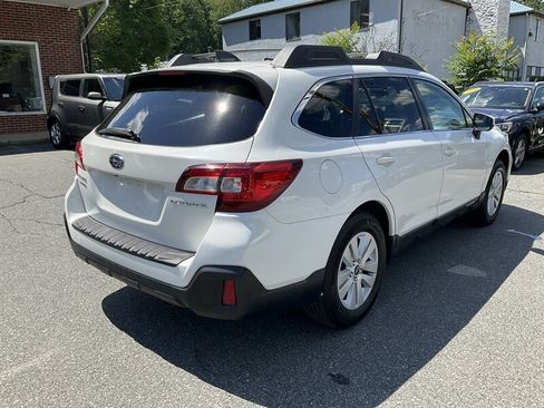 Used 2018 Subaru Outback 2.5i Premium AWD/4WD image 5