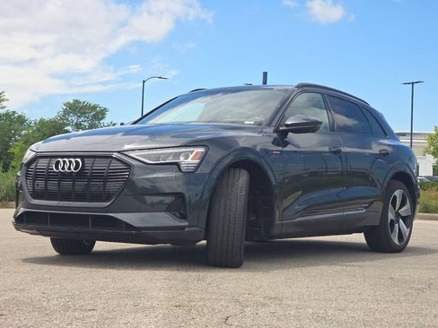 Used 2023 Audi e-tron Premium Plus w/ Premium Plus Package AWD/4WD image 13