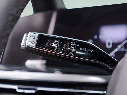 Used 2025 Cadillac Escalade Sport w/ Touring Package image 21