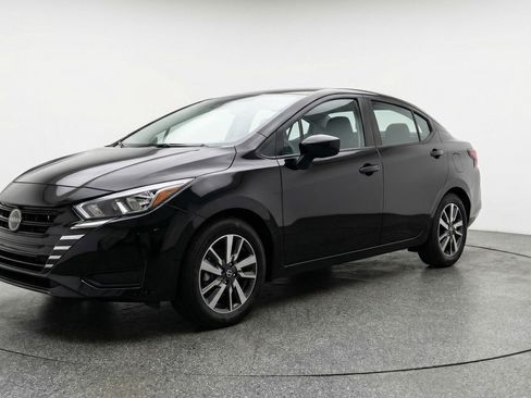 Used 2025 Nissan Versa SV FWD image 3
