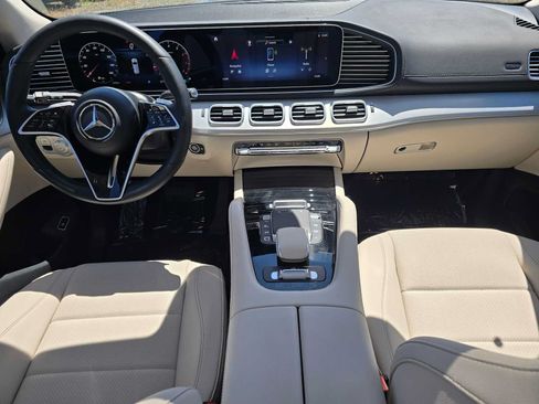 Used 2026 Mercedes-Benz GLS 450 4MATIC image 23