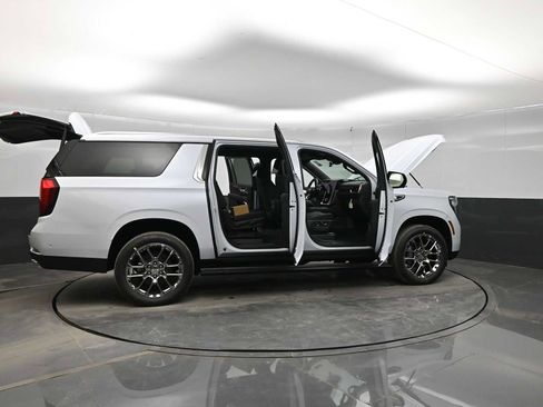 New 2026 GMC Yukon XL Denali w/ Denali Reserve Package AWD/4WD image 49