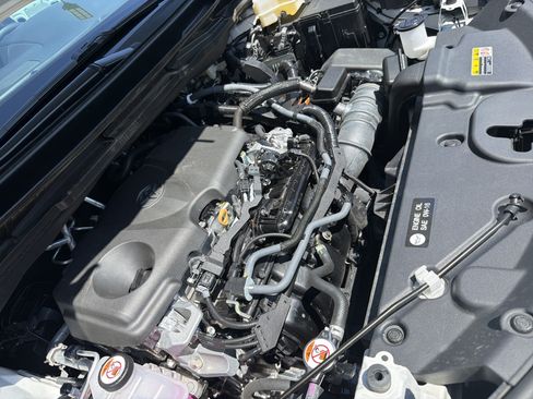 Certified 2025 Toyota Sienna XLE FWD image 21