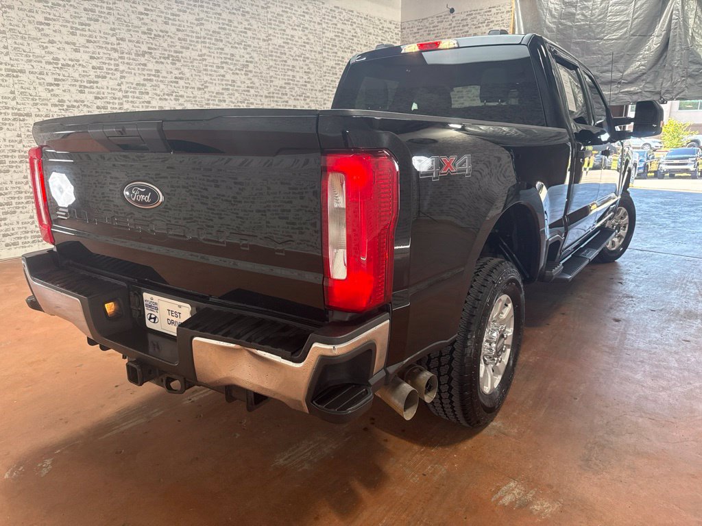 Used 2023 Ford F250 XLT AWD/4WD image 7