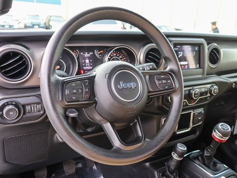Used 2022 Jeep Wrangler Sport image 17