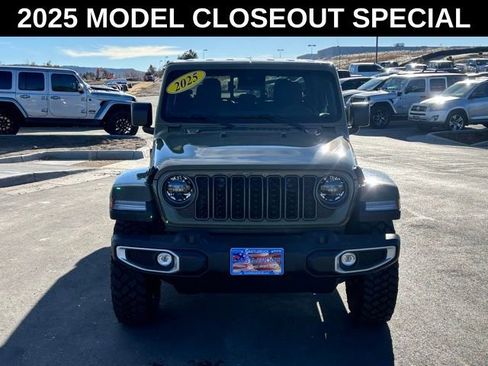 New 2025 Jeep Gladiator High Tide image 9