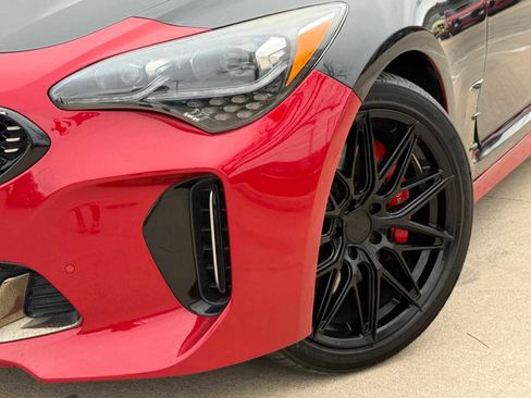 Used 2020 Kia Stinger GT1 image 2