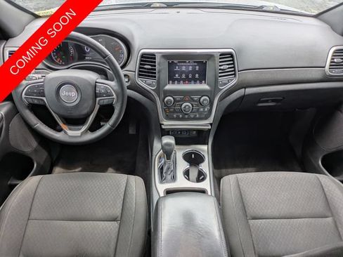 Certified 2018 Jeep Grand Cherokee Laredo RWD image 10