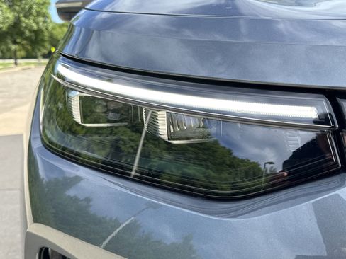 Certified 2026 Volkswagen Tiguan SE FWD image 34