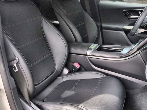 Certified 2025 Mercedes-Benz GLC 300 4MATIC image 22