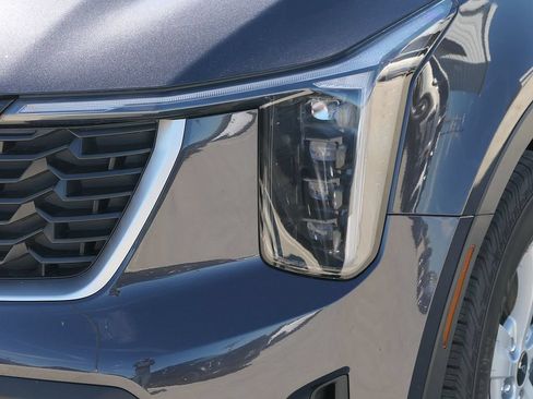 New 2026 Kia Sorento LX FWD image 8